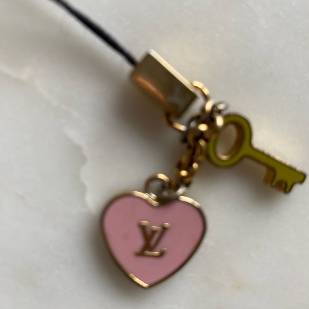 Pink Heart Key Charm - Picture 2 of 3